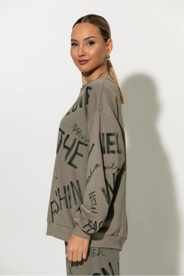 Oversized μπλούζα φούτερ με graffiti-style prints γκρι-μπεζ Oversized μπλούζα φούτερ με graffiti-style prints γκρι-μπεζ