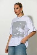 Oversized μπλούζα με στάμπα λευκό Oversized μπλούζα με στάμπα λευκό