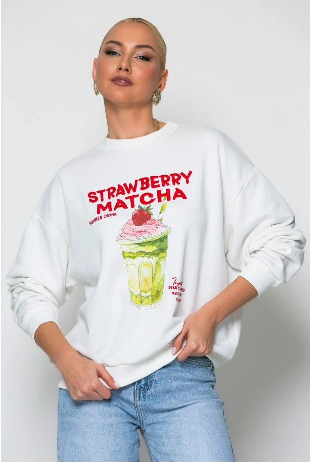 Φούτερ αχνούδιαστο με στάμπα strawberry matcha λευκό