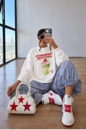 Φούτερ αχνούδιαστο με στάμπα strawberry matcha λευκό