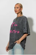 Oversized t-shirt με στάμπα witch και φθορές ανθρακί Oversized t-shirt με στάμπα witch και φθορές ανθρακί