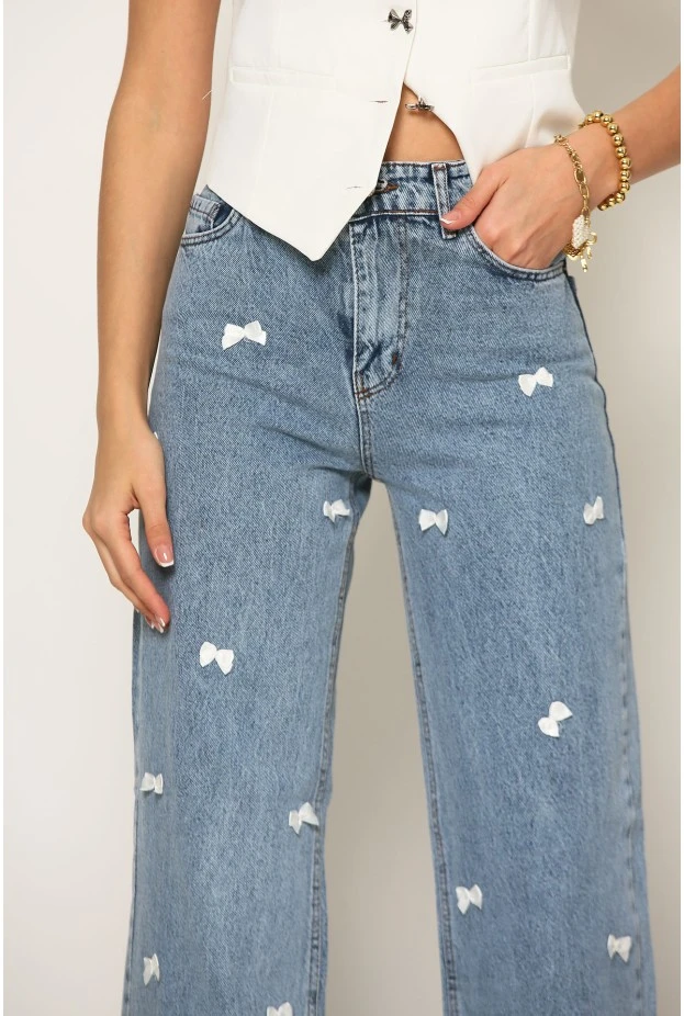 Jean straight leg με φιογκάκια μπλε