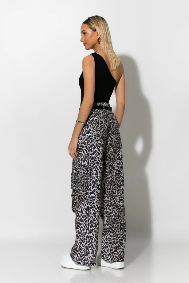 Cargo παντελόνα loose fit leopard μπεζ Cargo παντελόνα loose fit leopard μπεζ