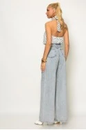 Jean wide leg με πιέτα στο πλάι και φθορές γκρι