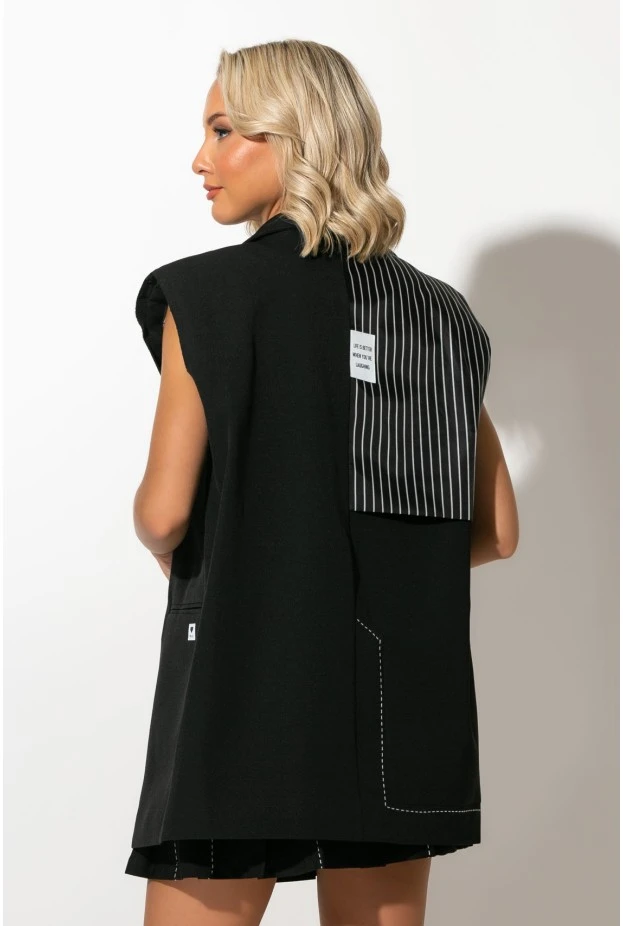 Σετ oversized αμάνικο blazer και μίνι φούστα-σορτς πλισέ μαύρο