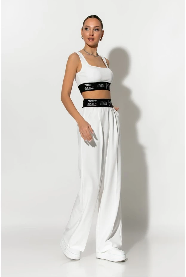 Σετ crop top με cup και παντελόνα με λάστιχο στην μέση λευκό