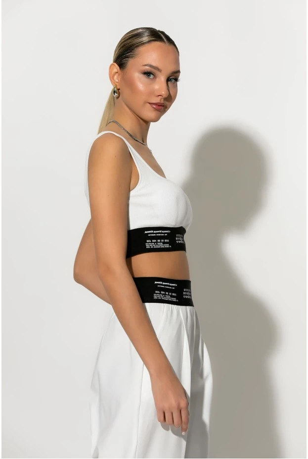 Σετ crop top με cup και παντελόνα με λάστιχο στην μέση λευκό