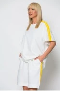 Σετ oversized μπλούζα και βερμούδα με ρίγες στο πλάι λευκό