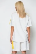 Σετ oversized μπλούζα και βερμούδα με ρίγες στο πλάι λευκό