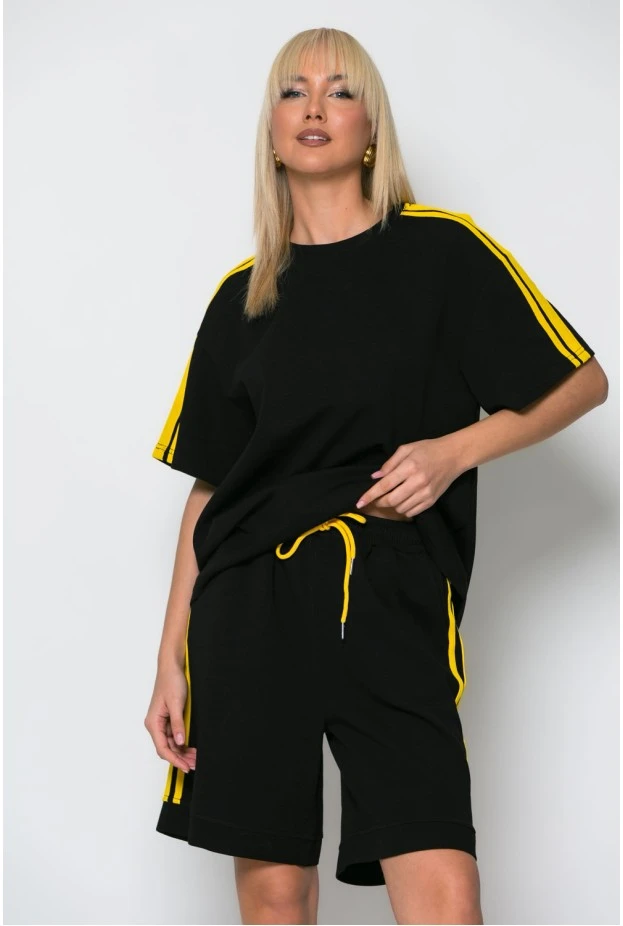 Σετ oversized μπλούζα και βερμούδα με ρίγες στο πλάι μαύρο