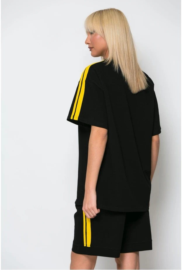 Σετ oversized μπλούζα και βερμούδα με ρίγες στο πλάι μαύρο