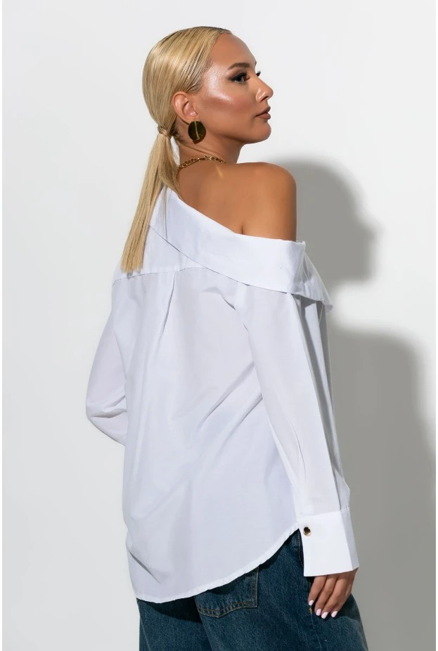 Πουκάμισο ασύμμετρο off-shoulder με μεταλλικά κουμπιά λευκό