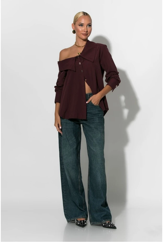 Πουκάμισο ασύμμετρο off-shoulder με μεταλλικά κουμπιά μπορντό
