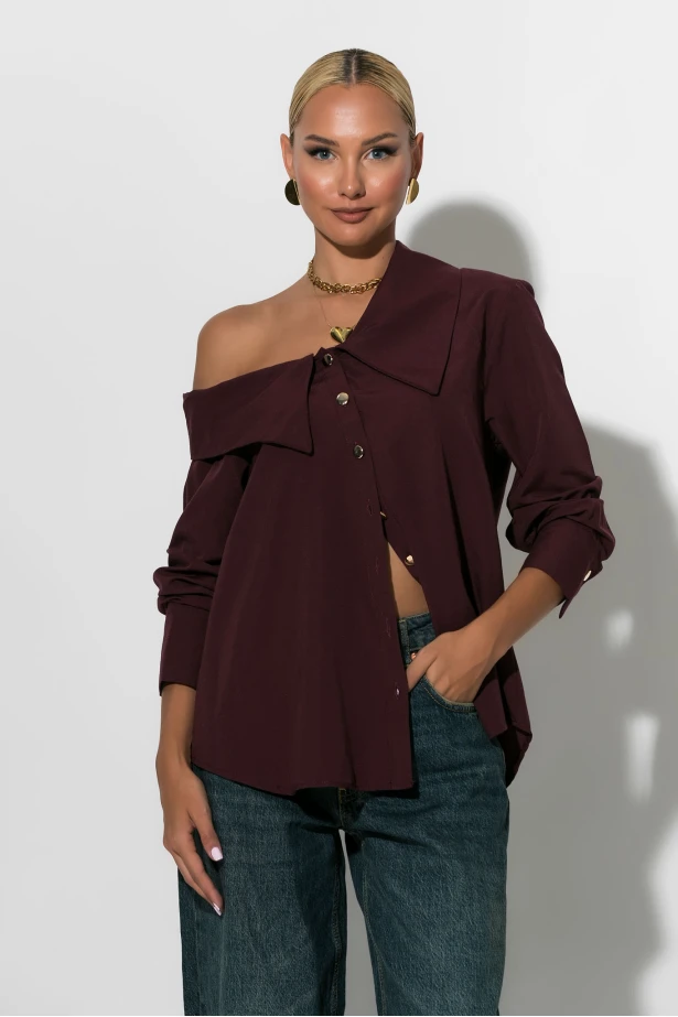 Πουκάμισο ασύμμετρο off-shoulder με μεταλλικά κουμπιά μπορντό