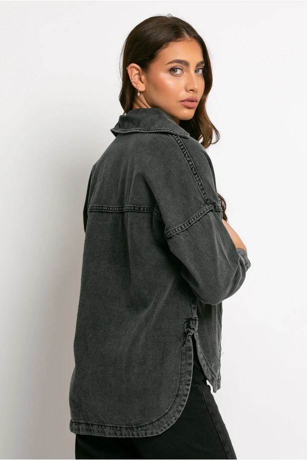 Jean jacket ασύμμετρο με μεγάλες τσέπες ανθρακί Jean jacket ασύμμετρο με μεγάλες τσέπες ανθρακί