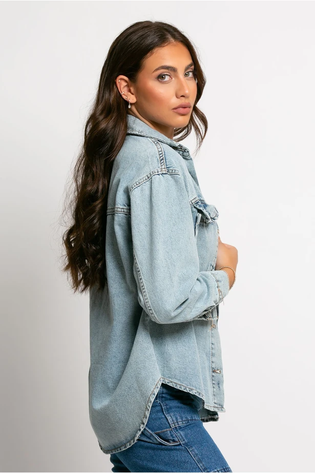 Jean jacket ασύμμετρο με τσέπες μπλε ανοιχτό Jean jacket ασύμμετρο με τσέπες μπλε ανοιχτό