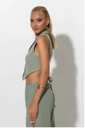Γιλέκο cropped με άνοιγμα και δέσιμο πίσω χακί Γιλέκο cropped με άνοιγμα και δέσιμο πίσω χακί