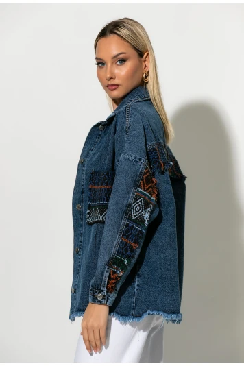 Jean jacket με boho κεντήματα και τσέπες μπλε 