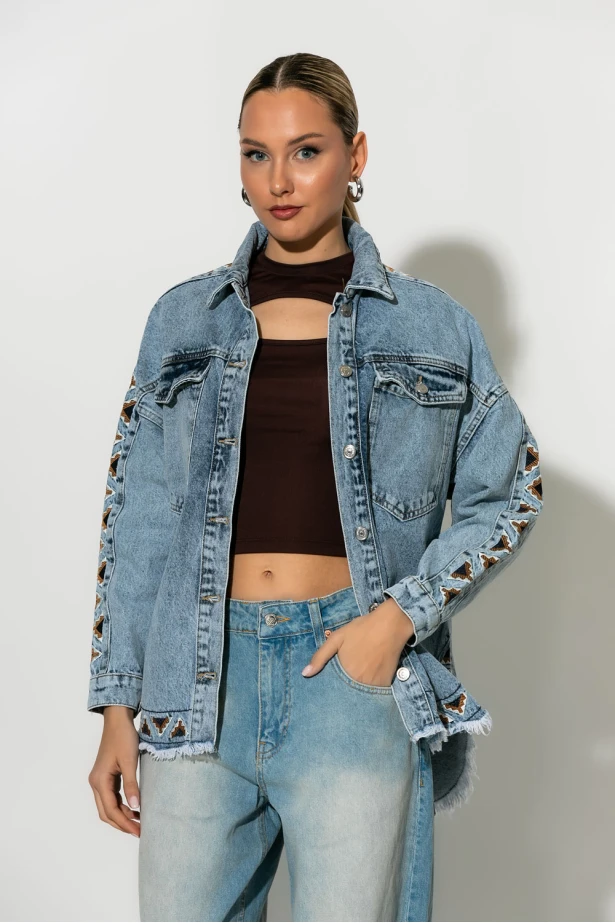 Jean jacket με boho κεντήματα και ξέφτια μπλε ανοιχτό Jean jacket με boho κεντήματα και ξέφτια μπλε ανοιχτό