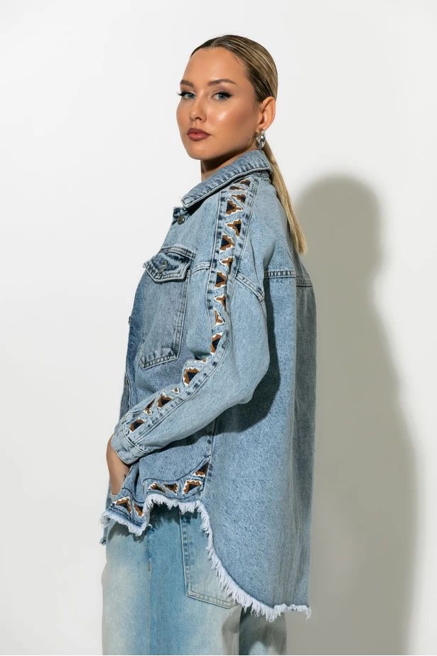 Jean jacket με boho κεντήματα και ξέφτια μπλε ανοιχτό Jean jacket με boho κεντήματα και ξέφτια μπλε ανοιχτό