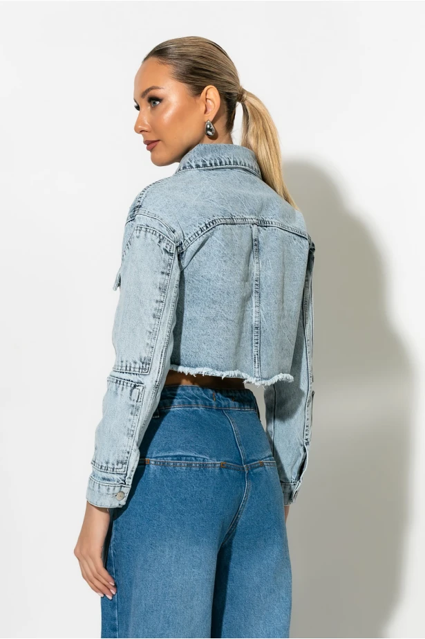 Cropped jean jacket με ασύμμετρες τσέπες μπλε Cropped jean jacket με ασύμμετρες τσέπες μπλε