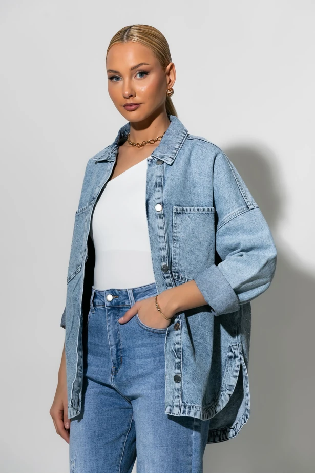 Jean jacket με στρας στην τσέπη και στην πλάτη μπλε ανοιχτό Jean jacket με στρας στην τσέπη και στην πλάτη μπλε ανοιχτό