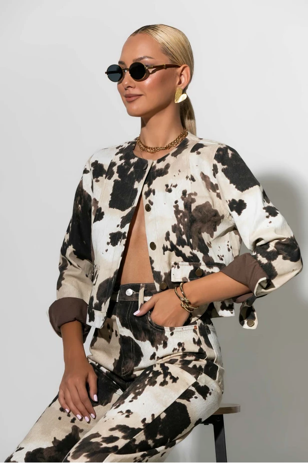 Jean jacket cow print μπεζ Jean jacket cow print μπεζ