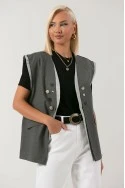 Αμάνικο blazer με διακοσμητικά κουμπιά ανθρακί
