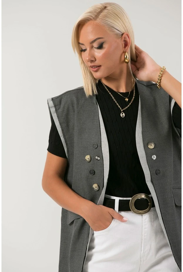 Αμάνικο blazer με διακοσμητικά κουμπιά ανθρακί