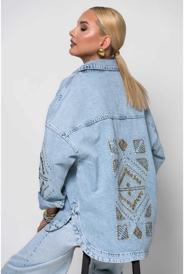Jean jacket με boho κεντήματα και ξέφτια μπλε ανοιχτό