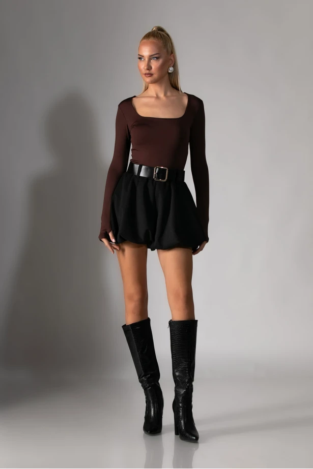 Μπλούζα με τετράγωνη λαιμόκοψη και thumb holes καφέ