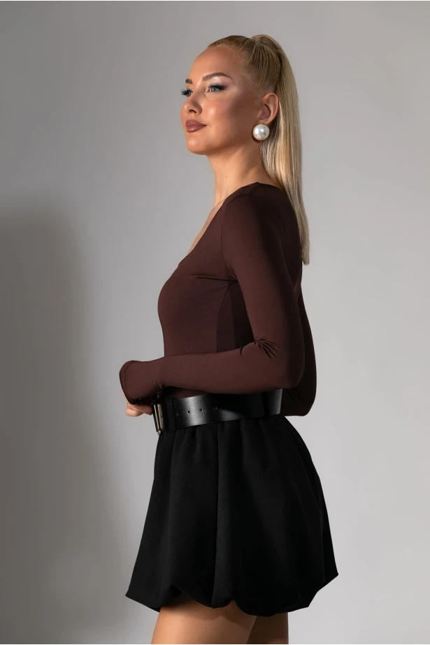 Μπλούζα με τετράγωνη λαιμόκοψη και thumb holes καφέ