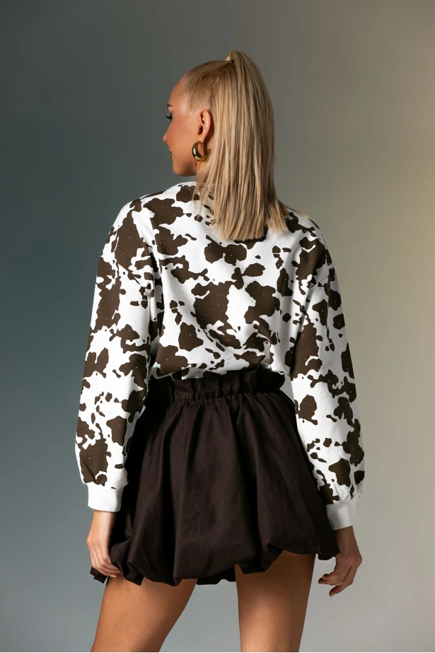 Μπλούζα cow print με στρας λευκό-καφέ Μπλούζα cow print με στρας λευκό-καφέ