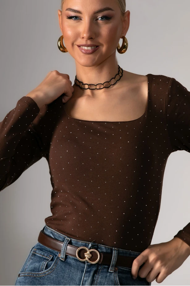 Kορμάκι με στρας και τετράγωνη λαιμόκοψη καφέ