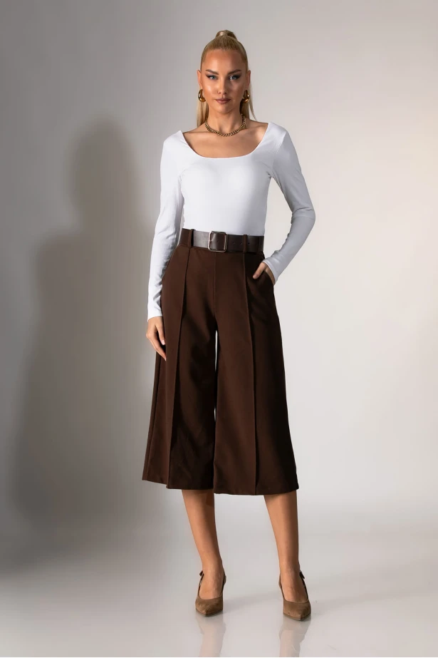 Kορμάκι με cups και χαμηλή πλάτη λευκό