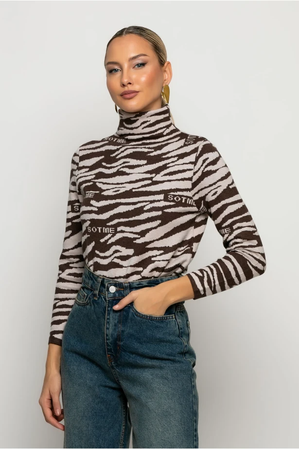 Πλεκτό με ψηλό λαιμό zebra print καφέ Πλεκτό με ψηλό λαιμό zebra print καφέ