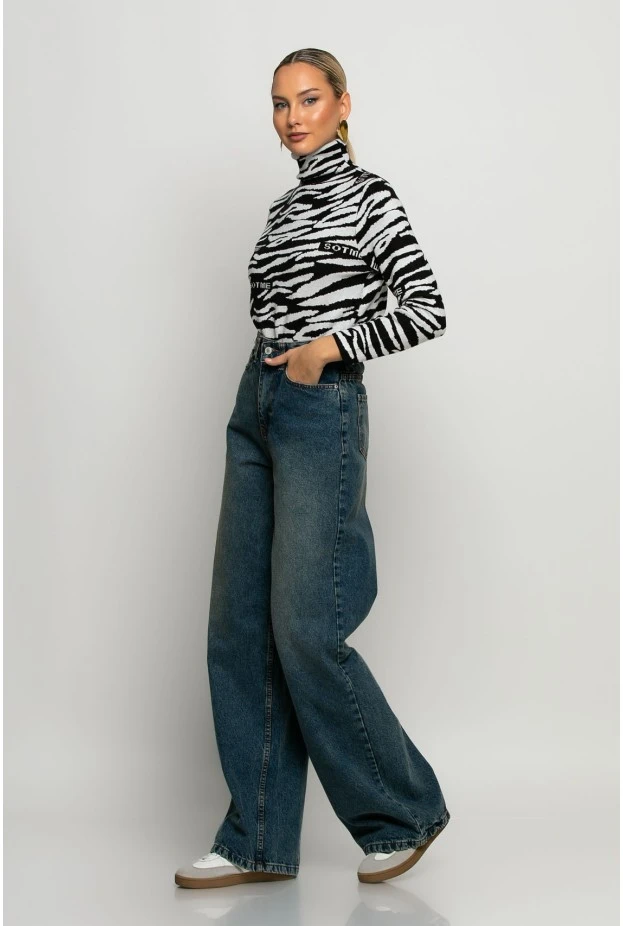 Πλεκτό με ψηλό λαιμό zebra print λευκό