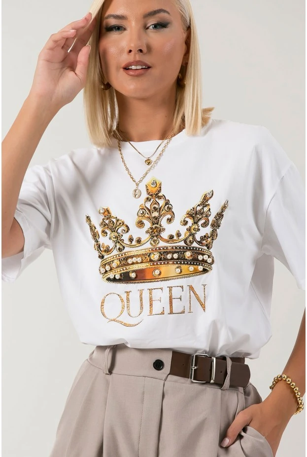 T-shirt με στάμπα queen στρας και πέρλες λευκό-καφέ