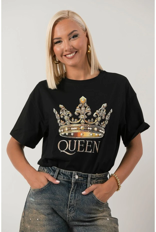 T-shirt με στάμπα queen στρας και πέρλες μαύρο