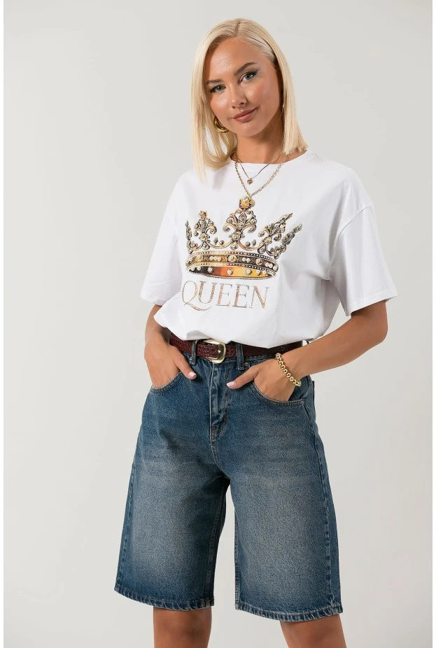 T-shirt με στάμπα queen στρας και πέρλες λευκό