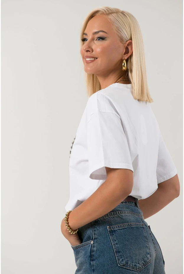 T-shirt με στάμπα queen στρας και πέρλες λευκό