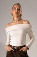 Μπλούζα off shoulder μπεζ ανοιχτό