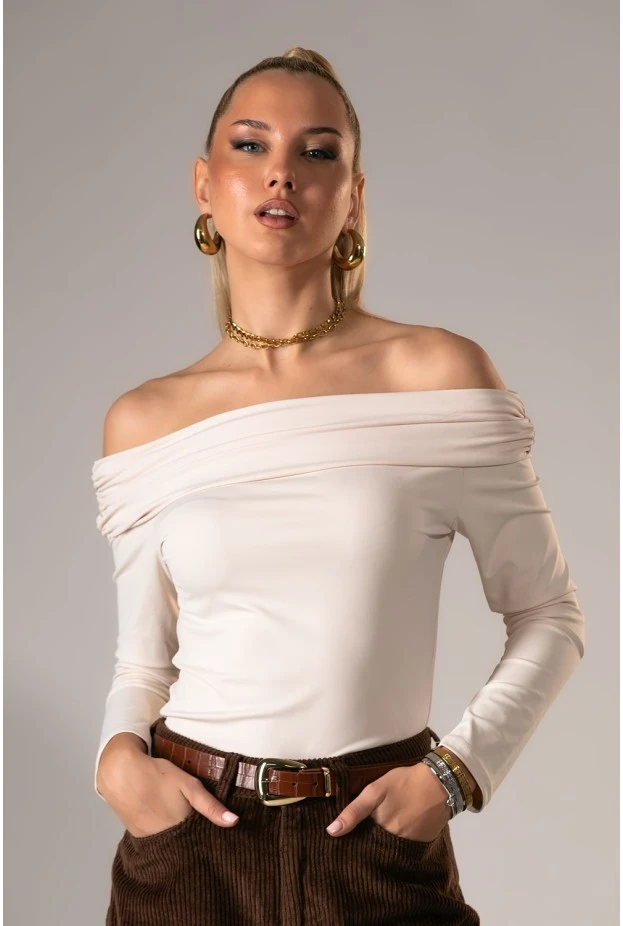 Μπλούζα off shoulder μπεζ ανοιχτό