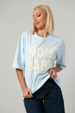 T-shirt oversized με patch 90s baby σιέλ