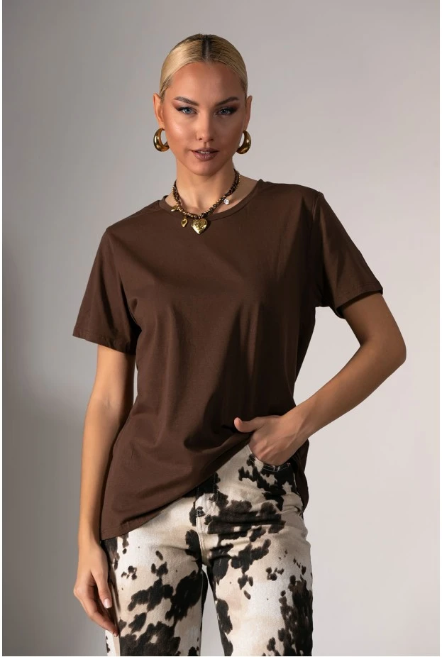 Basic t-shirt με στρογγυλή λαιμόκοψη καφέ