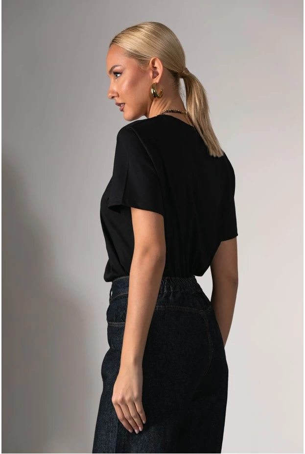Basic t-shirt με στρογγυλή λαιμόκοψη μαύρο
