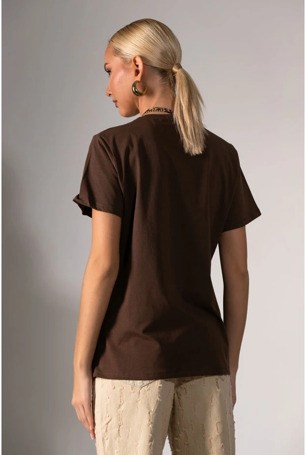 Basic t-shirt με v λαιμόκοψη καφέ