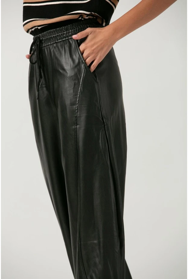 Παντελόνι leather balloon με λάστιχο στη μέση μαύρο