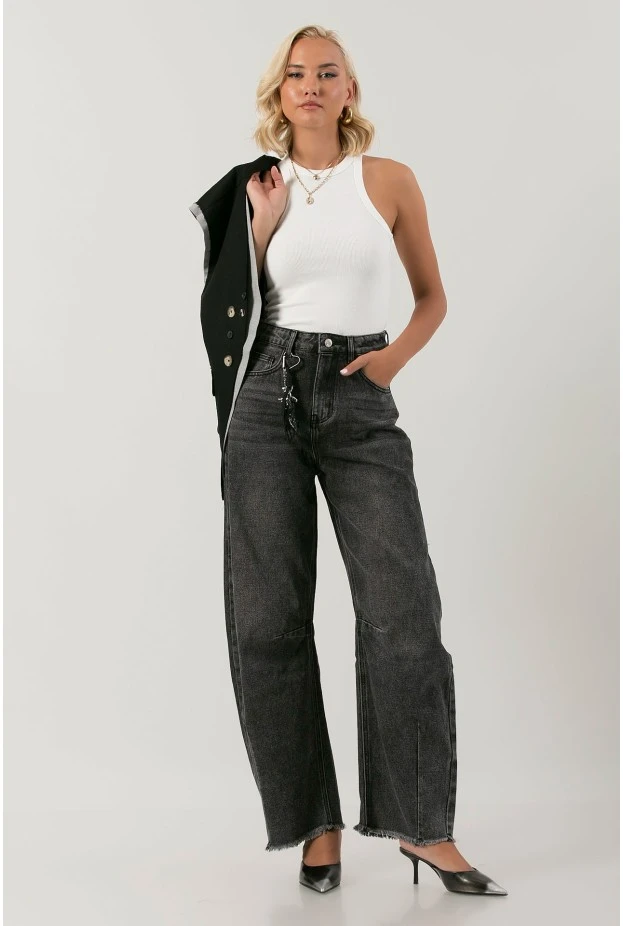 Jean balloon fit με ξέφτια και charms ανθρακί