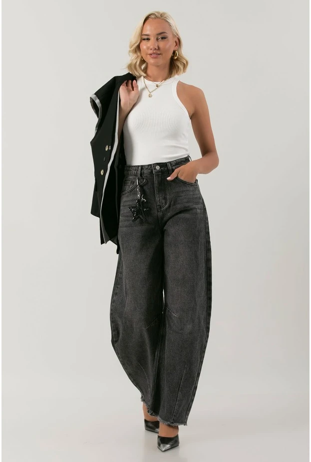 Jean balloon fit με ξέφτια και charms ανθρακί